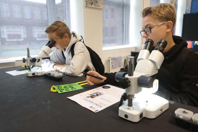 Verken de Microwereld met Onze Microscopen!