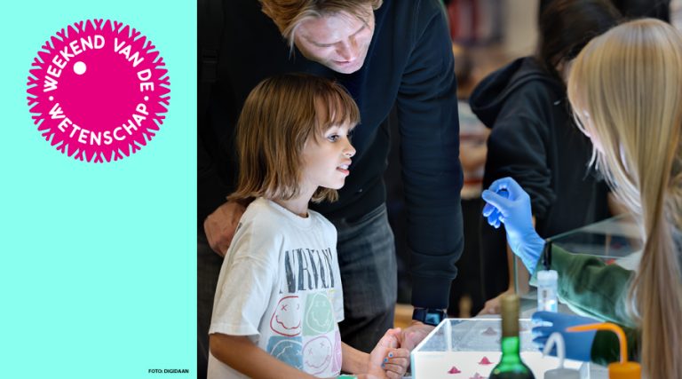 Microscopen van Stooom in Bibliotheek Oss