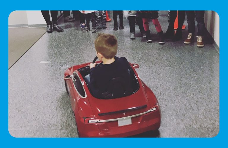 Mini-Tesla rijden