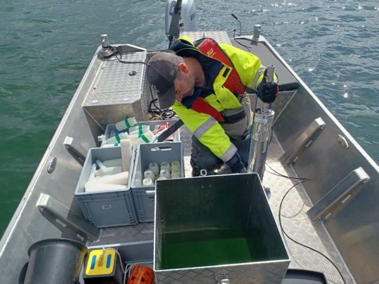 Neem een kijkje bij onze onderzoeksboot!