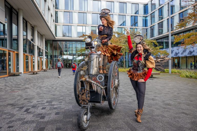 Ontdek de basis van een computer in een flashmob!