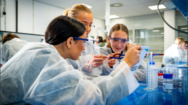 Kom laboratoriumproefjes doen!