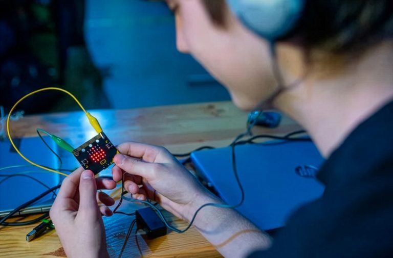 DigiDoeners: micro:bit programmeren