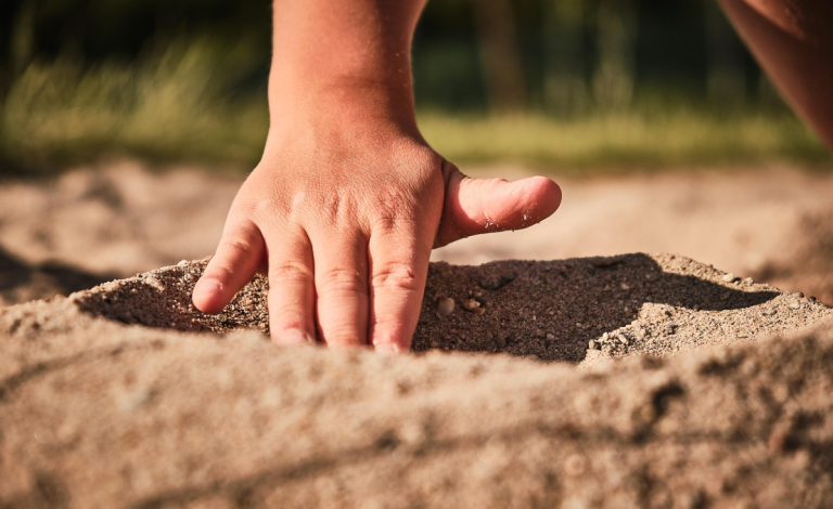 Rivieren nabouwen: ontdekken met water en zand