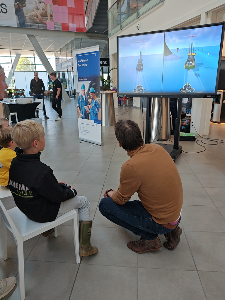 Het roer in handen: bestuur virtueel een schip