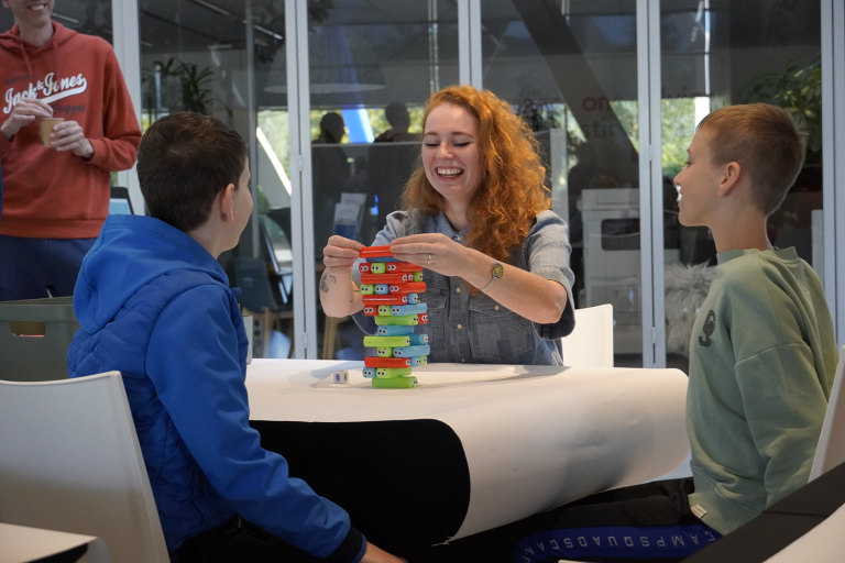 Speeltafels: Lego, bouwen of knopen leggen