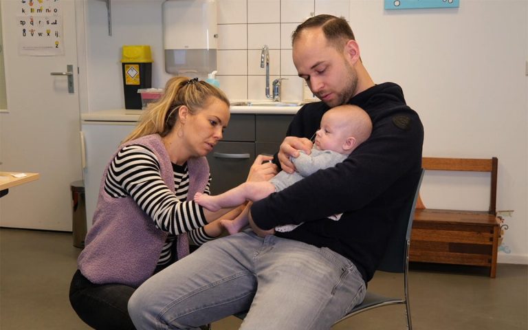 Hoe bescherm je een baby tegen een virus?