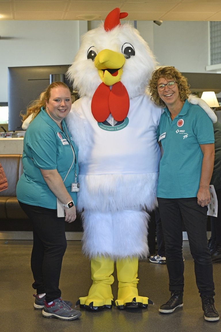Op de foto met onze mascotte
